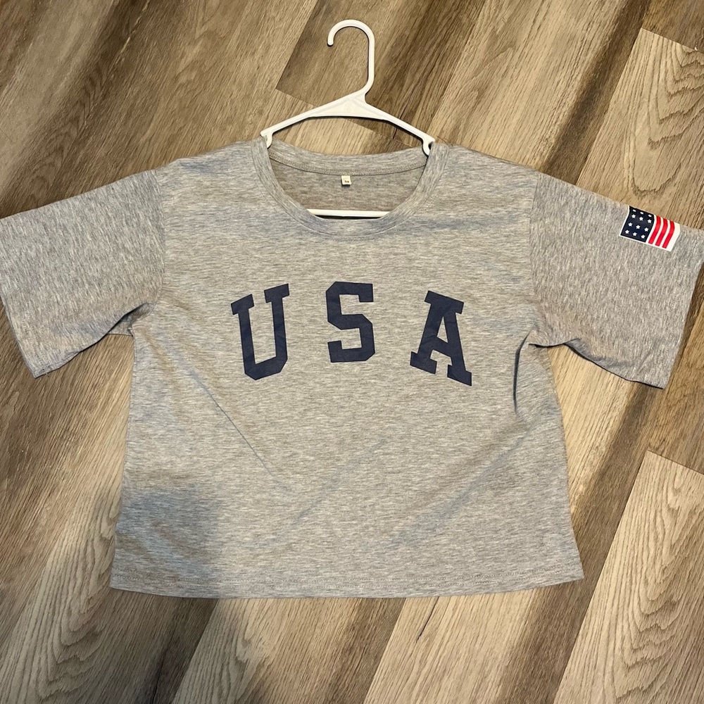 Cropped, gray, USA graphic t-shirt